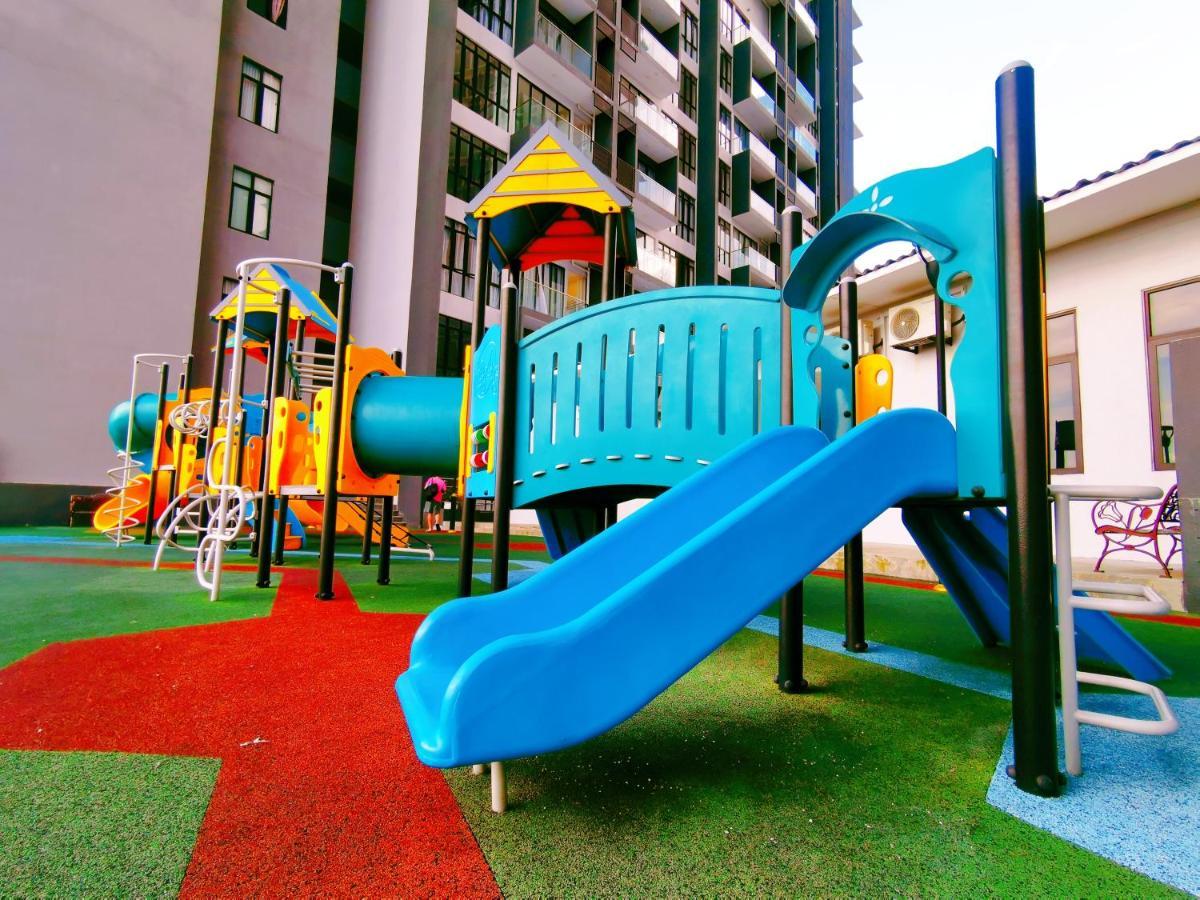 Legoland 3Min Lakeview Happyrainbowsuite 7Pax 2R2B Nusajaya  Exteriör bild