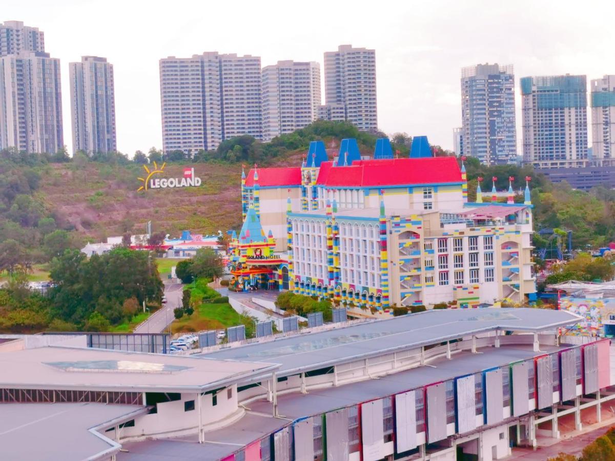 Legoland 3Min Lakeview Happyrainbowsuite 7Pax 2R2B Nusajaya  Exteriör bild